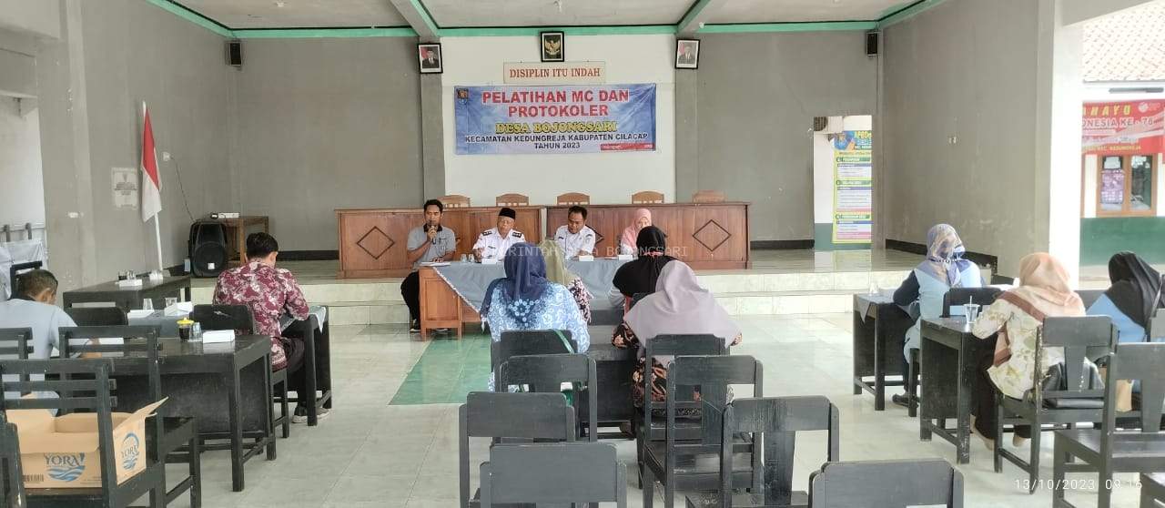 PELATIHAN PROTOKOLER DAN MC